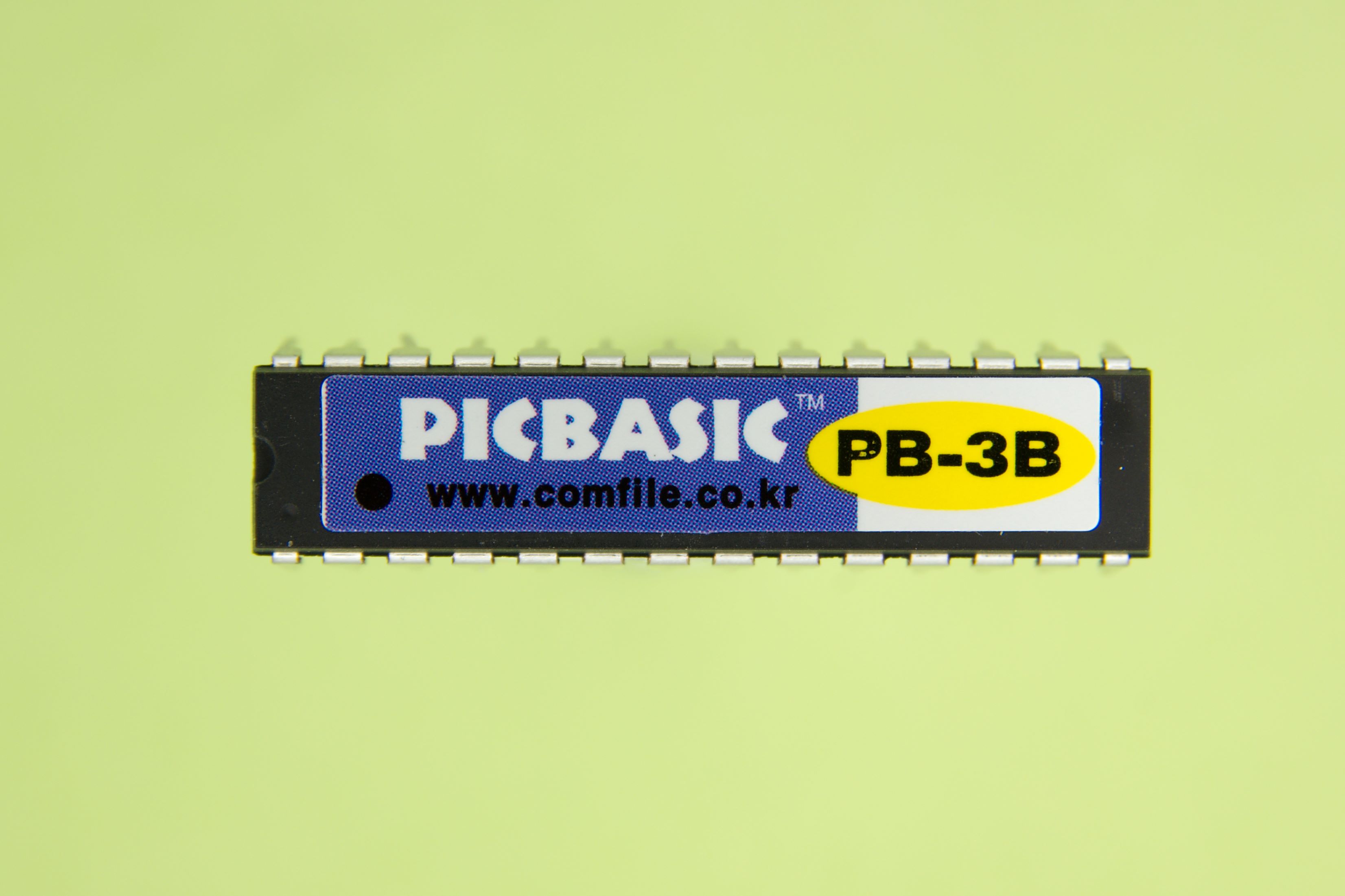 pb3bvert.jpg